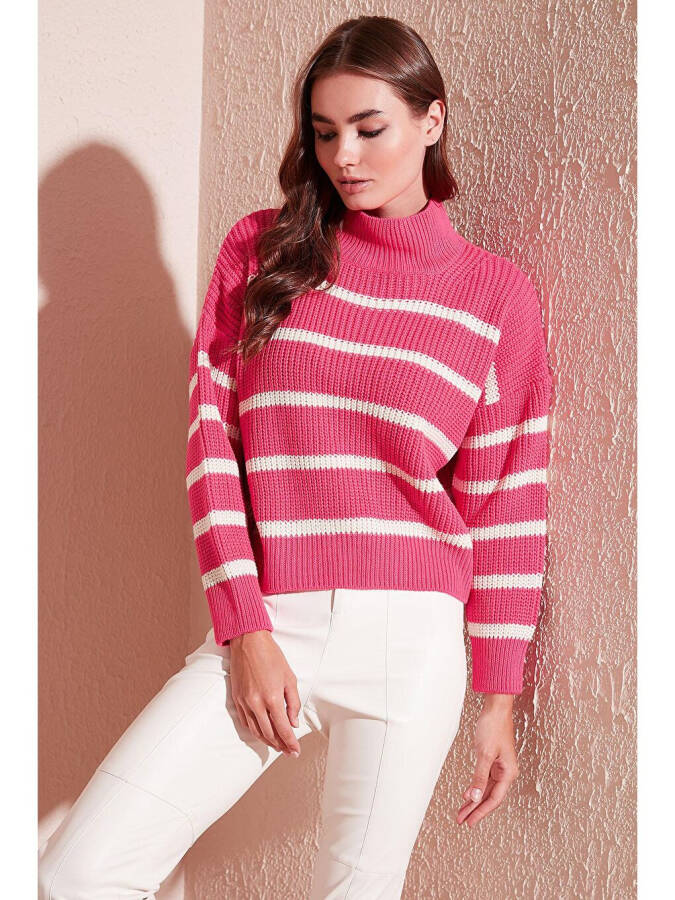 Striped Stand Collar Winter Sweater 4616118 - 1