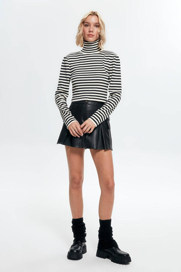 Striped Turtleneck Sweater Ecru-Black - 3