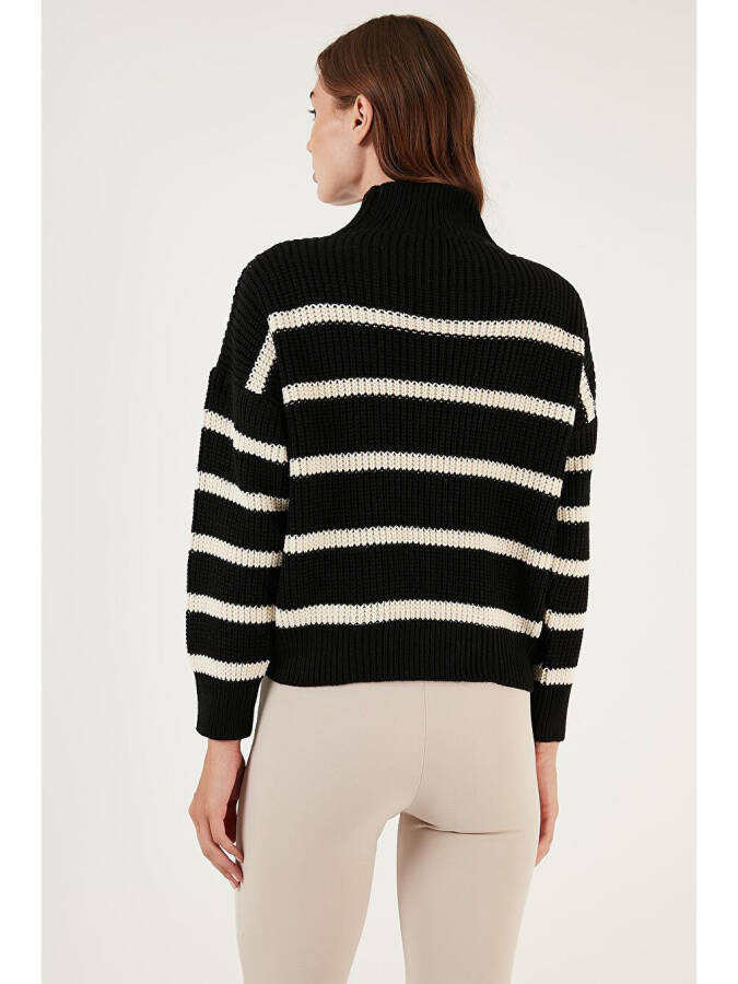 Striped Turtleneck Winter Sweater 4616118 - 5