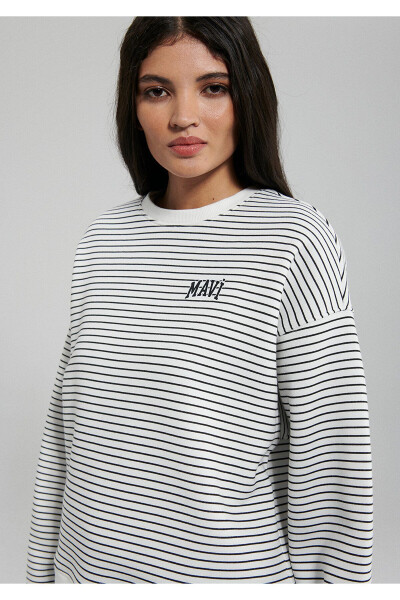 Striped White Sweatshirt with Logo Print 1s10100-85386 - 24