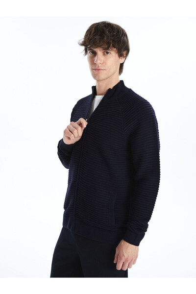 Stylish men's knitted cardigan, standard fit, crew neck and zippered. - 2