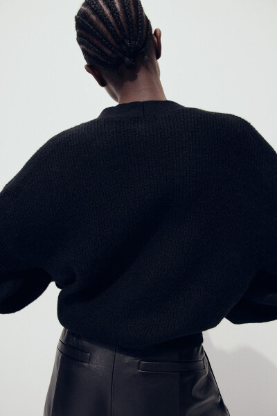 Sweater with elastic knitted detail - 5