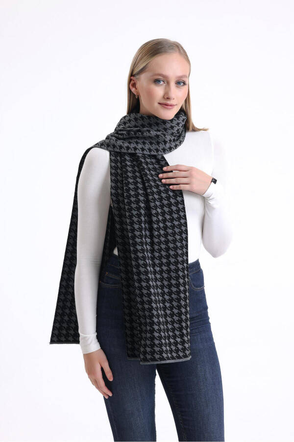 T-crazy Knitwear Herringbone Knit Scarf - 1