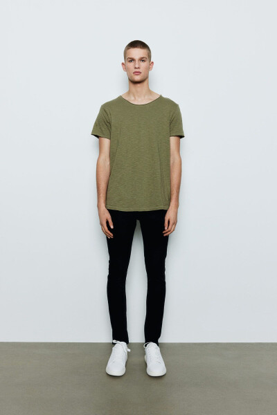 T-shirt with a curved hem - 3