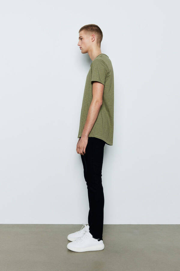 T-shirt with a curved hem - 6