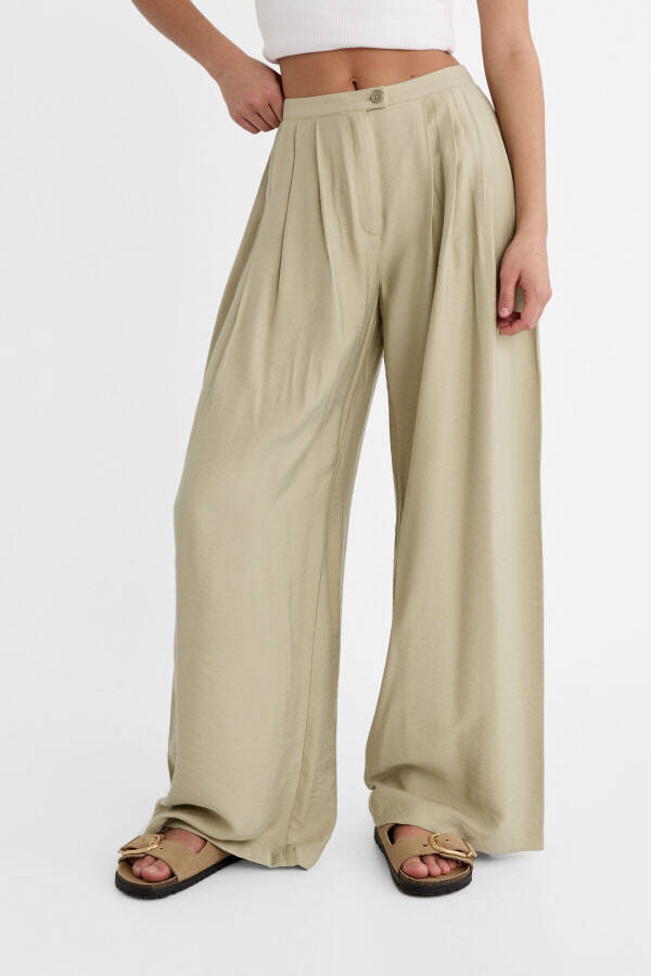 Textured Flowy Palazzo Pants - 8