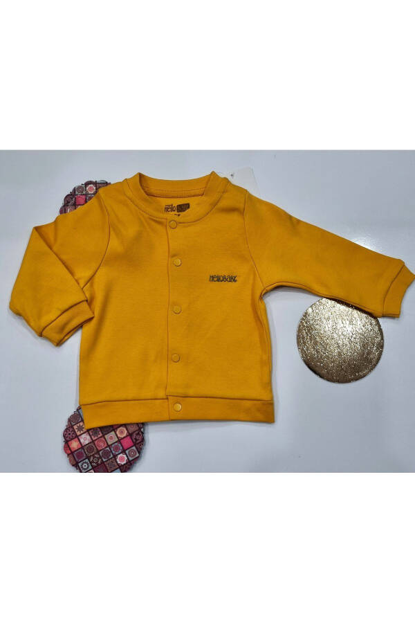 Unisex baby cardigan made of 100% cotton, yellow color, with front snaps. - 1