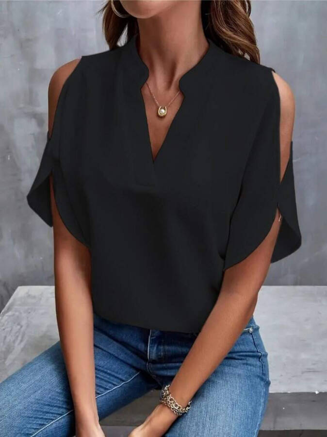 V-neck, off-the-shoulder, printed woven blouse. - 1