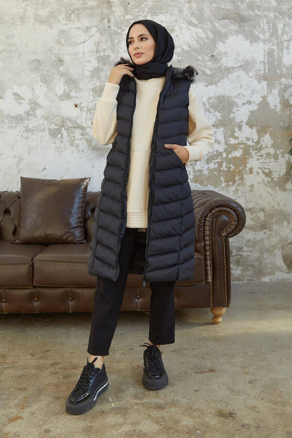 V-Neck Puffer Vest - Black - 2