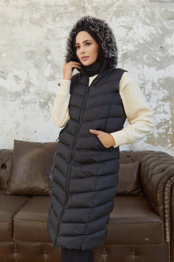 V-Neck Puffer Vest - Black - 3