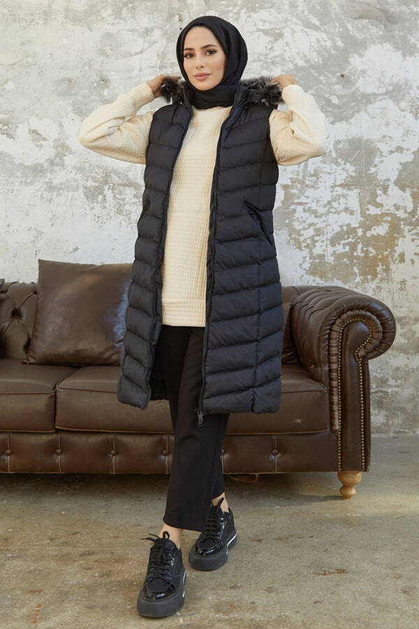 V-Neck Puffer Vest - Black - 4