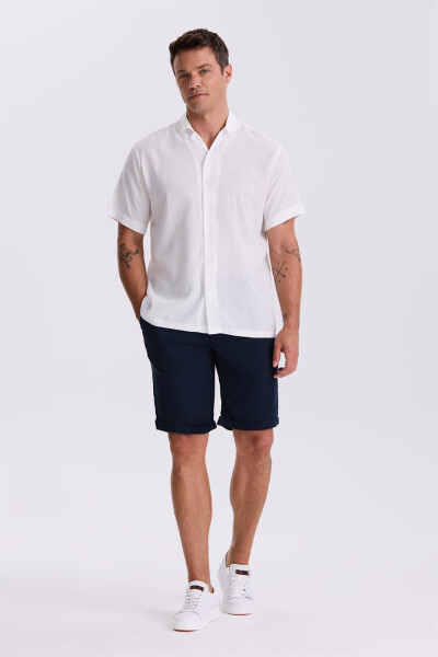 White Classic Fit Spread Collar Relaxed Short Sleeve Shirt - 6