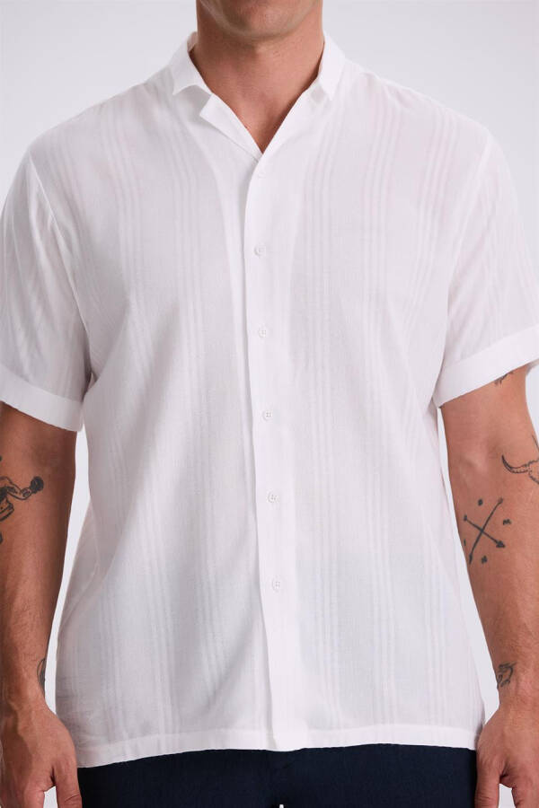 White Classic Fit Spread Collar Relaxed Short Sleeve Shirt - 7