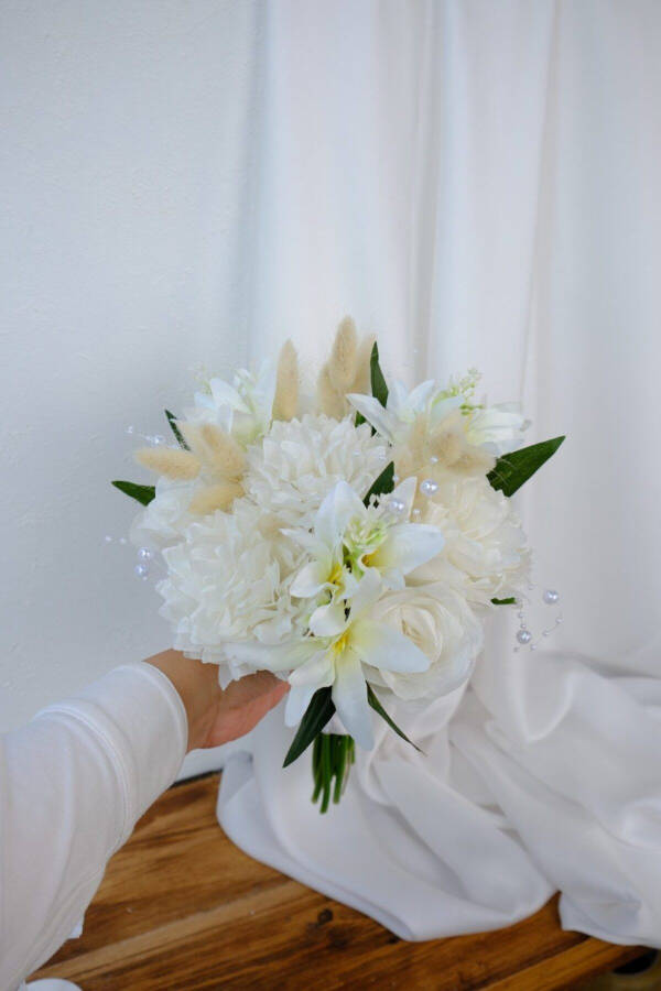 White Joy Bridal Flower - 4