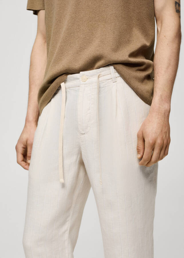 White linen pants with stripes and pleats. - 8