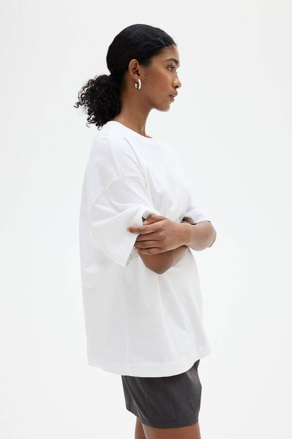 White Oversized Women's T-shirt - 6