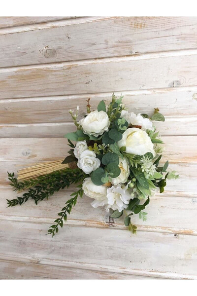 White Toned Hand Bouquet - 10