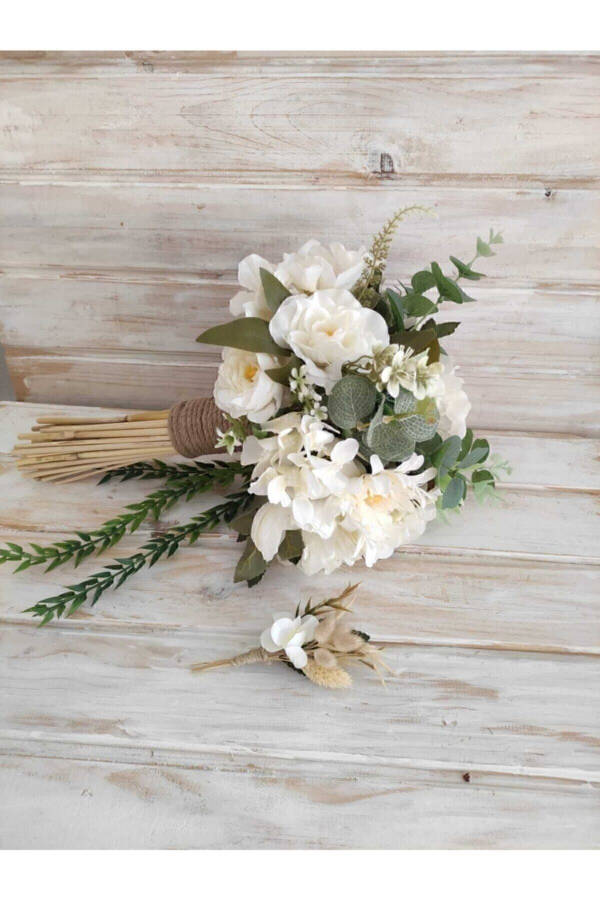 White Toned Hand Bouquet - 3