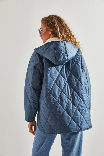 Women's Baklava Pattern Quilted Jacket - 3