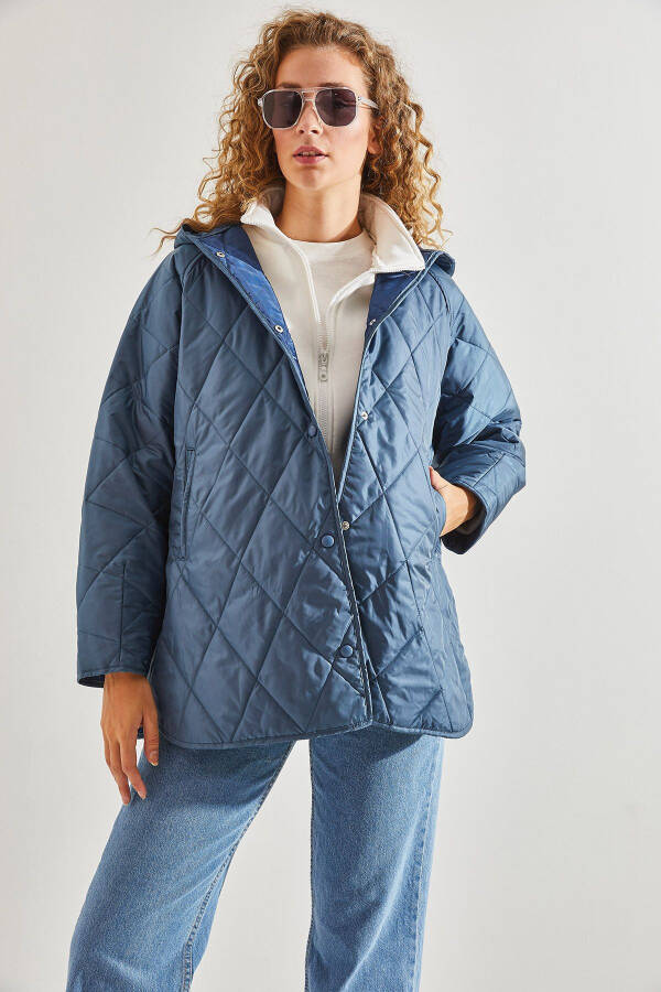 Women's Baklava Pattern Quilted Jacket - 5