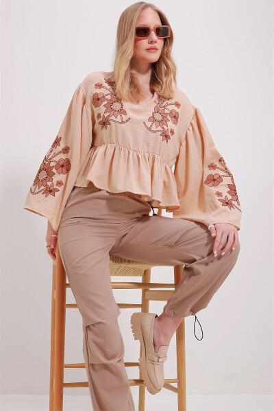 Women's Beige V-Neck Roba and Sleeves Embroidered Aerobin Linen Blouse ALC-X11530 - 4