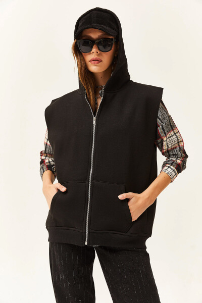 Women's Black Kangaroo Pocket Hooded Fleece Oversized Vest - 5