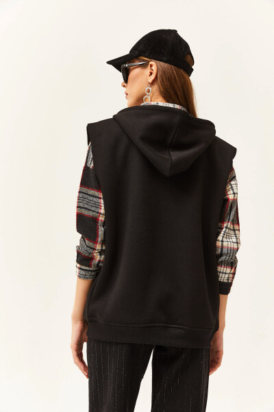 Women's Black Kangaroo Pocket Hooded Fleece Oversized Vest - 7