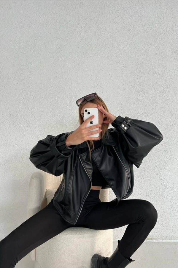 Women's Black Oversized Leather Jacket - 7