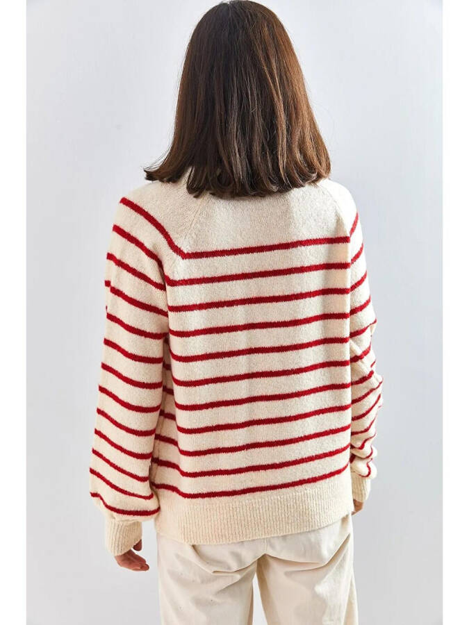 Women's Buttoned Fisherman Neck Striped Knit Sweater - 6