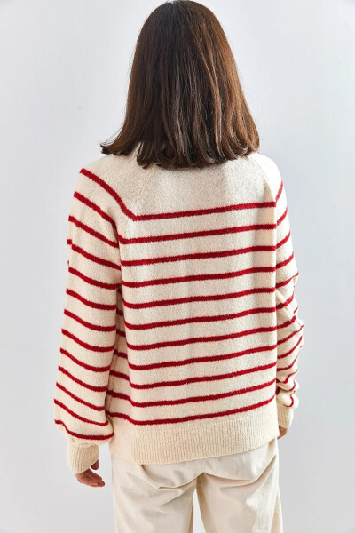 Women's Buttoned Fisherman Neck Striped Knit Sweater - 10