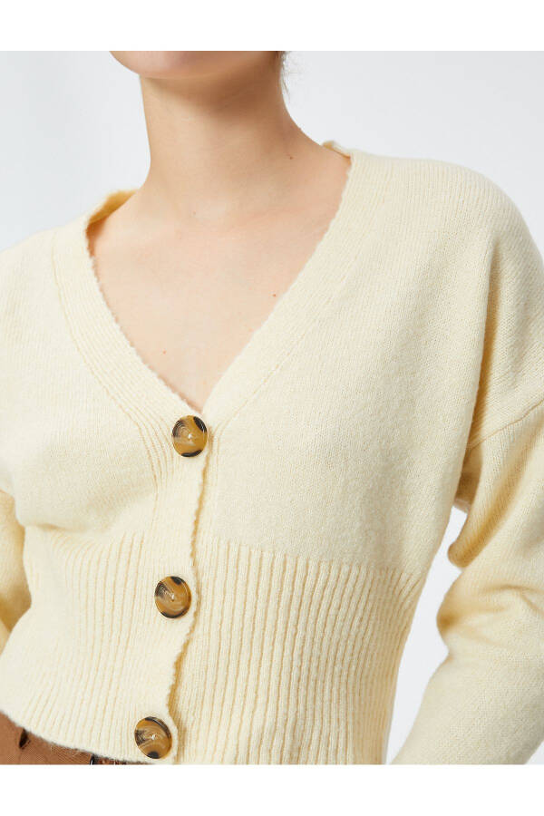 Women's Cream Cardigan - 11