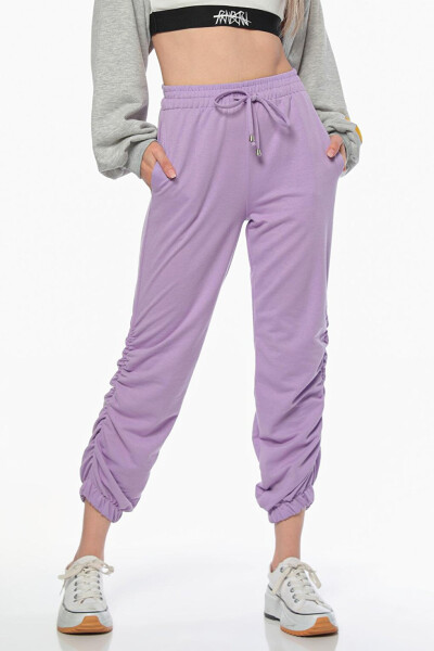 Women's Elastic Waist and Ankle Sweatpants - 1