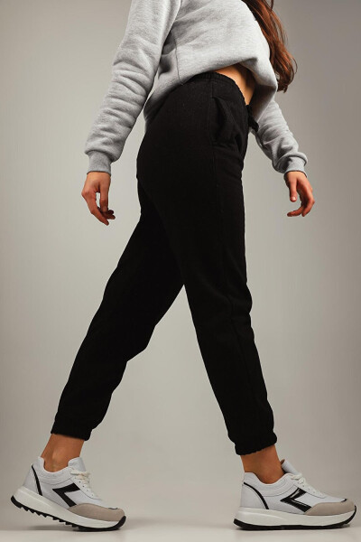 Women's Elastic Waist and Leg Sweatpants - 3