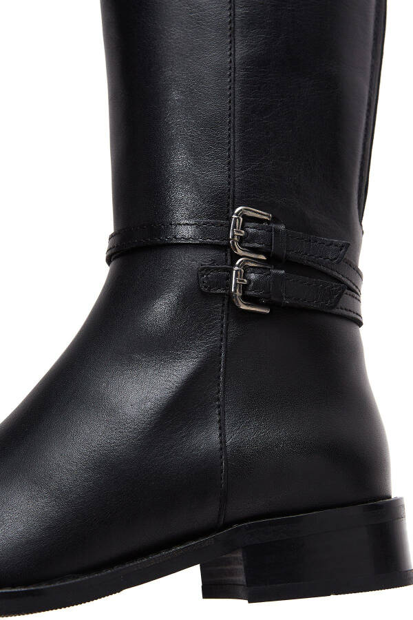 Women's leather boots with black zipper buckle detail. - 8