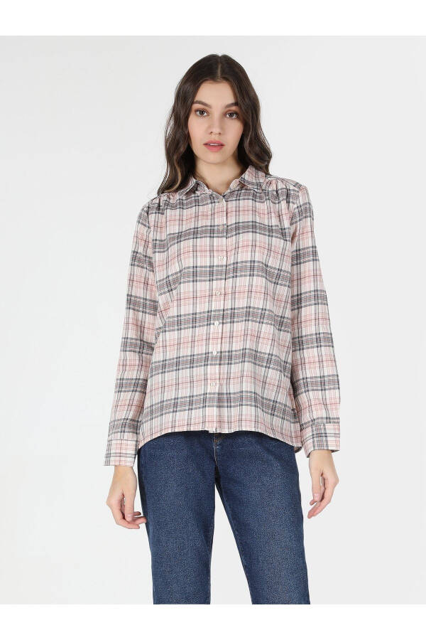 Women's long sleeve, regular fit pink plaid shirt - 4