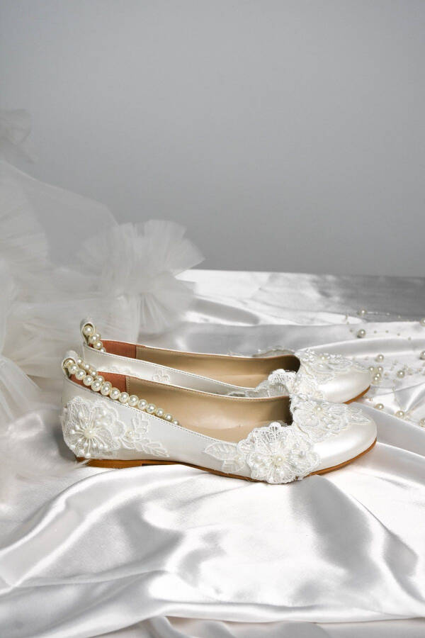 Women's Mother-of-Pearl Broken White Lace Pearl Bridal Ballerina - 7