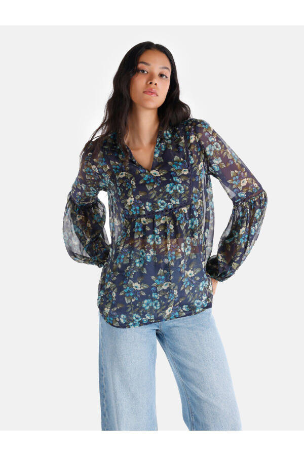 Women's regular fit blouse with floral print and multicolor. - 1