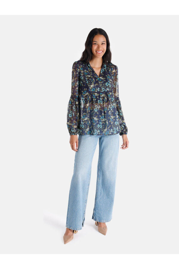 Women's regular fit blouse with floral print and multicolor. - 2