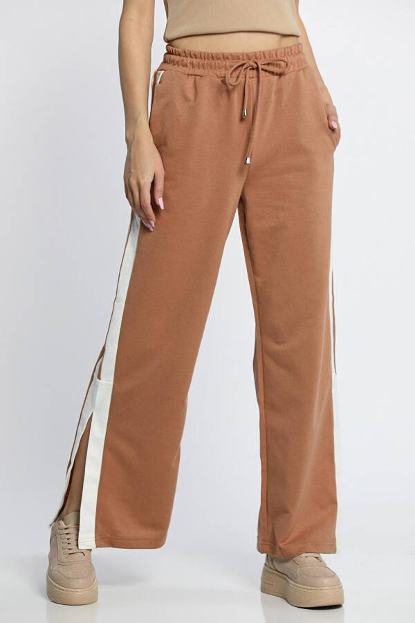 Women's Side Stripe Slit Sweatpants - 2