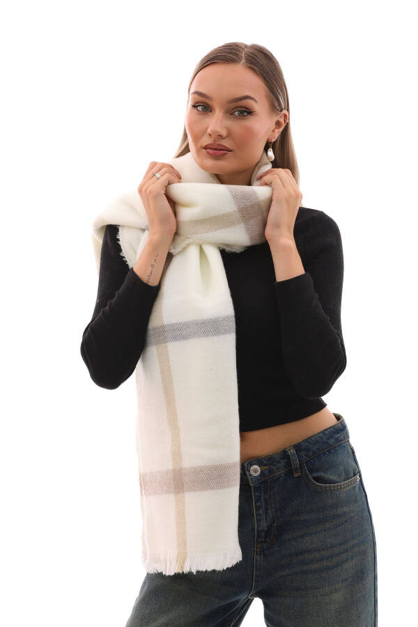 Women's Soft Textured Ecru-Grey Plaid Scarf - 4