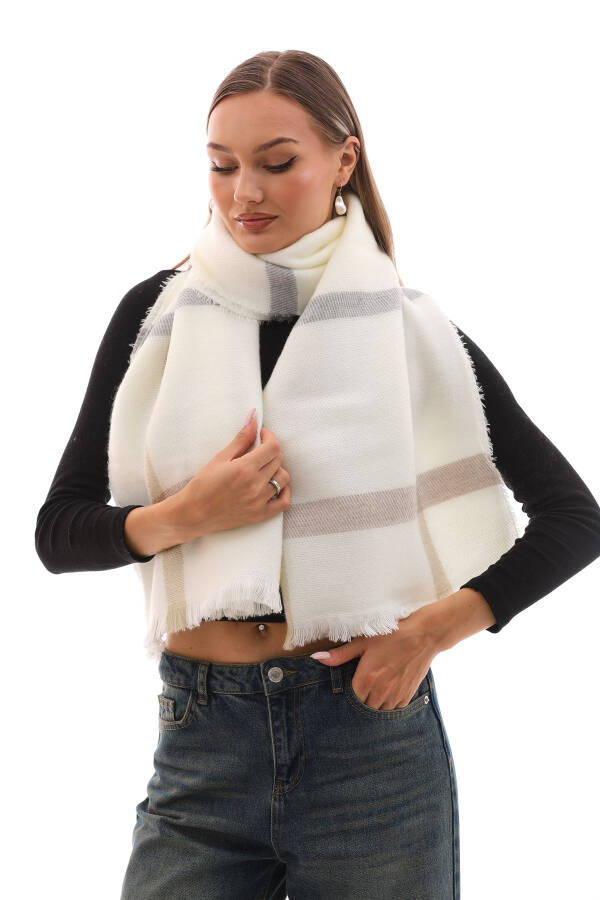 Women's Soft Textured Ecru-Grey Plaid Scarf - 5