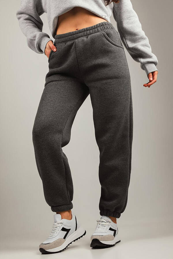 Women's Three-Thread Brushed Elastic Waist and Cuff Sweatpants - 2