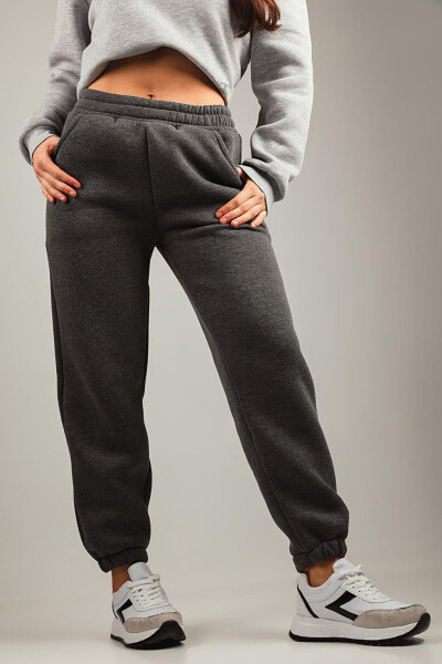 Women's Three-Thread Brushed Elastic Waist and Cuff Sweatpants - 3