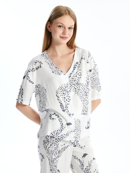 Women's V-Neck Printed Short Sleeve Pajama Set - 2