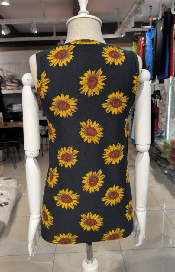 Women's V-Neck Sleeveless Sunflower Print Crepe Blouse - 5