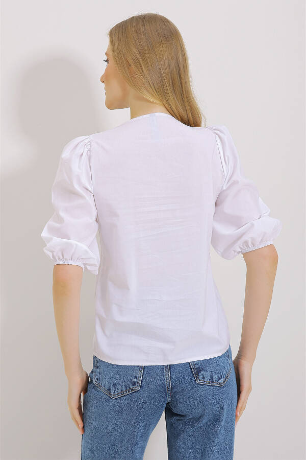 Women's White Crew Neck Elastic Cuff Guipure Blouse ALC-X11429 - 6