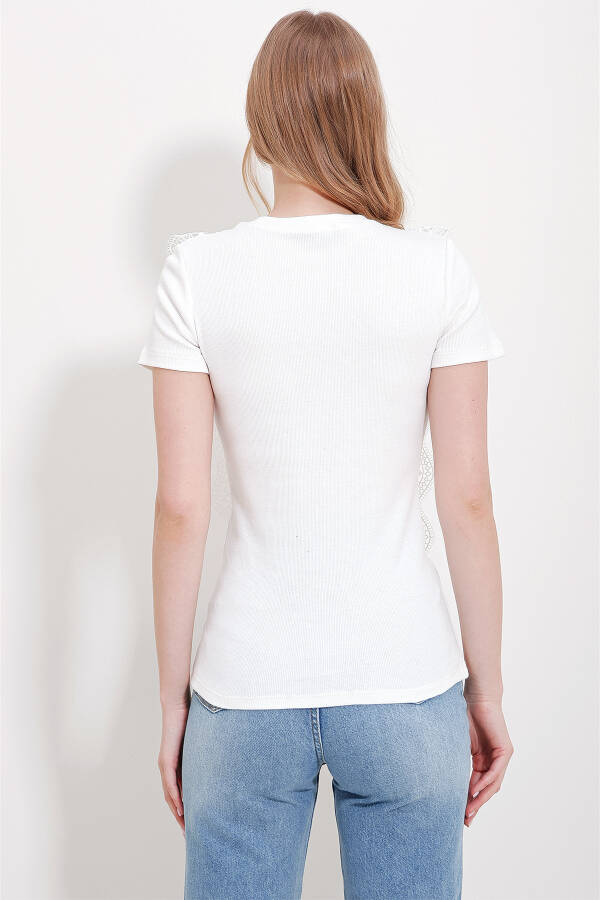 Women's White Crew Neck Guipure Detailed Blouse ALC-X11581 - 6