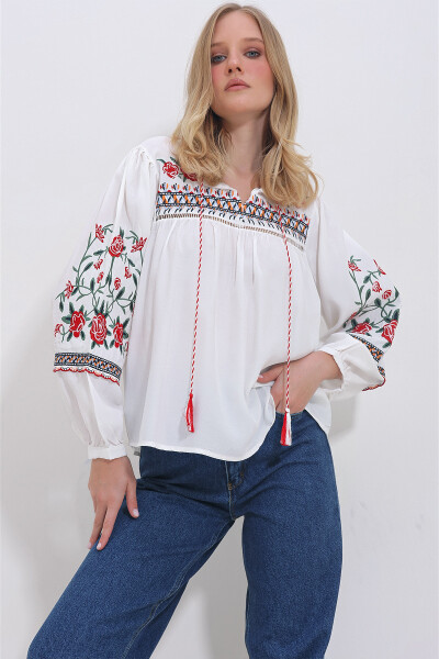 Women's White Robe and Embroidered Sleeve Blouse ALC-X11377 - 1