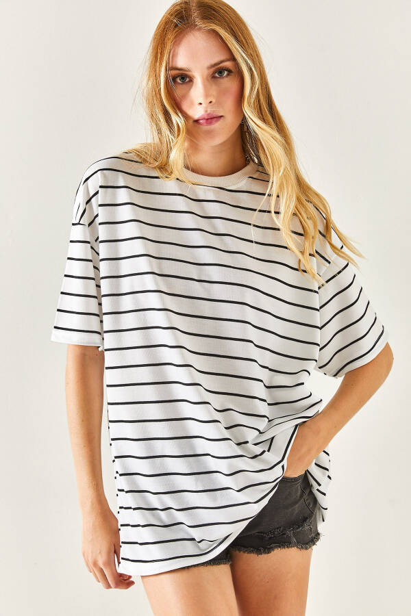 Women's White Striped 2 Yarn Oversized Unisex T-Shirt TSH-19000764 - 3