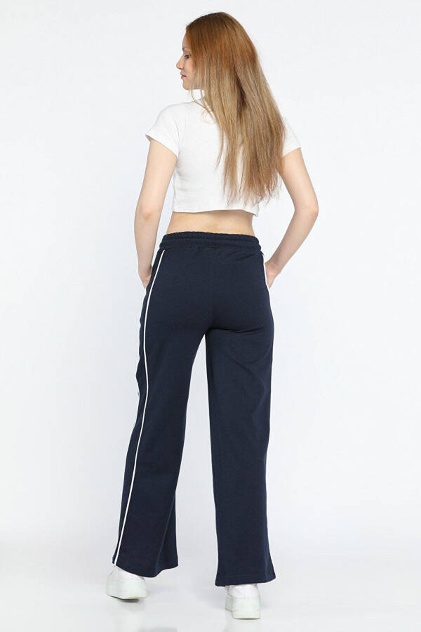 Women's Wide Leg Sweatpants with Elastic Waistband and Drawstring - 3